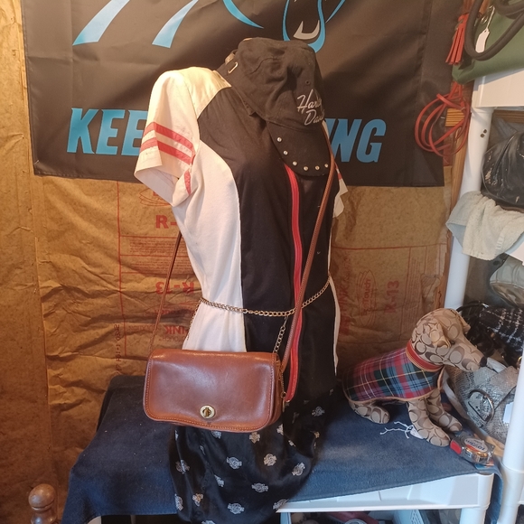 Vintage Coach Dinky Crossbody Bag - Picture 8 of 11